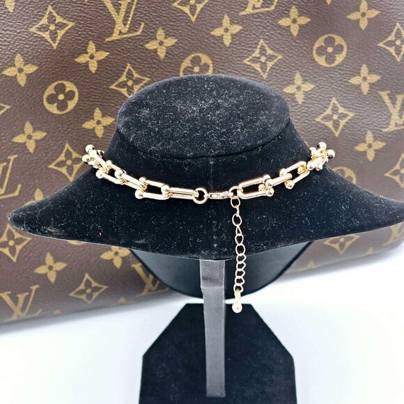 Authentic Louis Vuitton Lock & Key with Unbranded Gold  Authentic Louis Vuitton Lock & Key with Unbranded Gold Plated Chain Necklace
